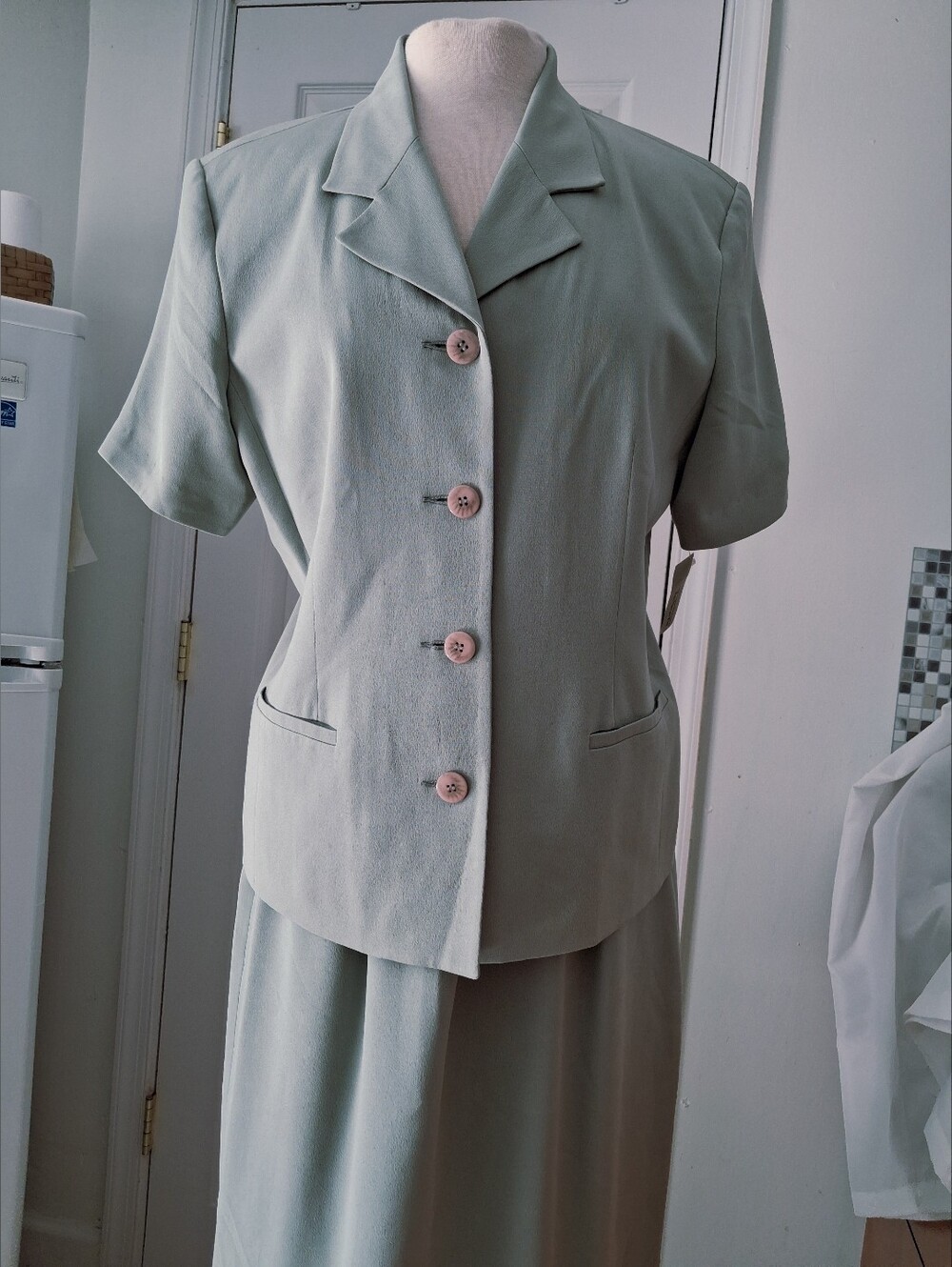 Talbots 100% Silk Set Two Pieces Short-Sleeve Blazer And Skirt  in Light Sage 14